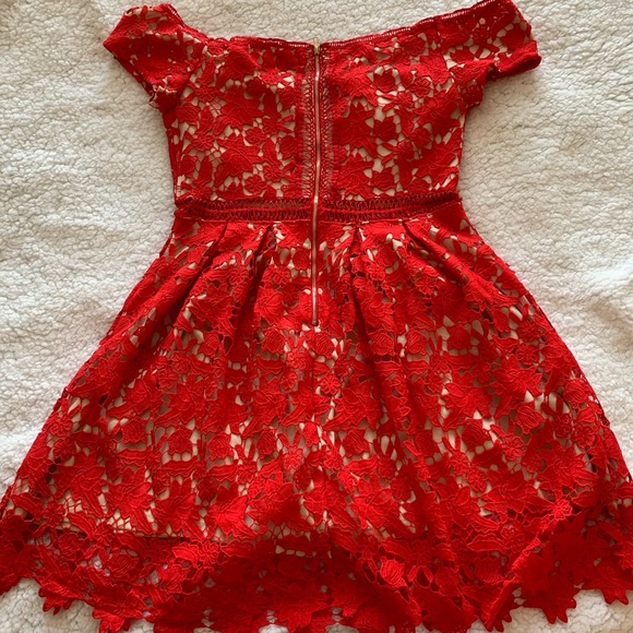 ❣️FRANCESCA’S❣️RARE Red Lace Dress - Picture 5 of 8